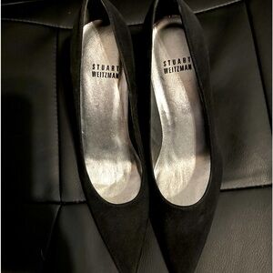 New without tags. Size 6, Stuart Weitzman formal pumps.